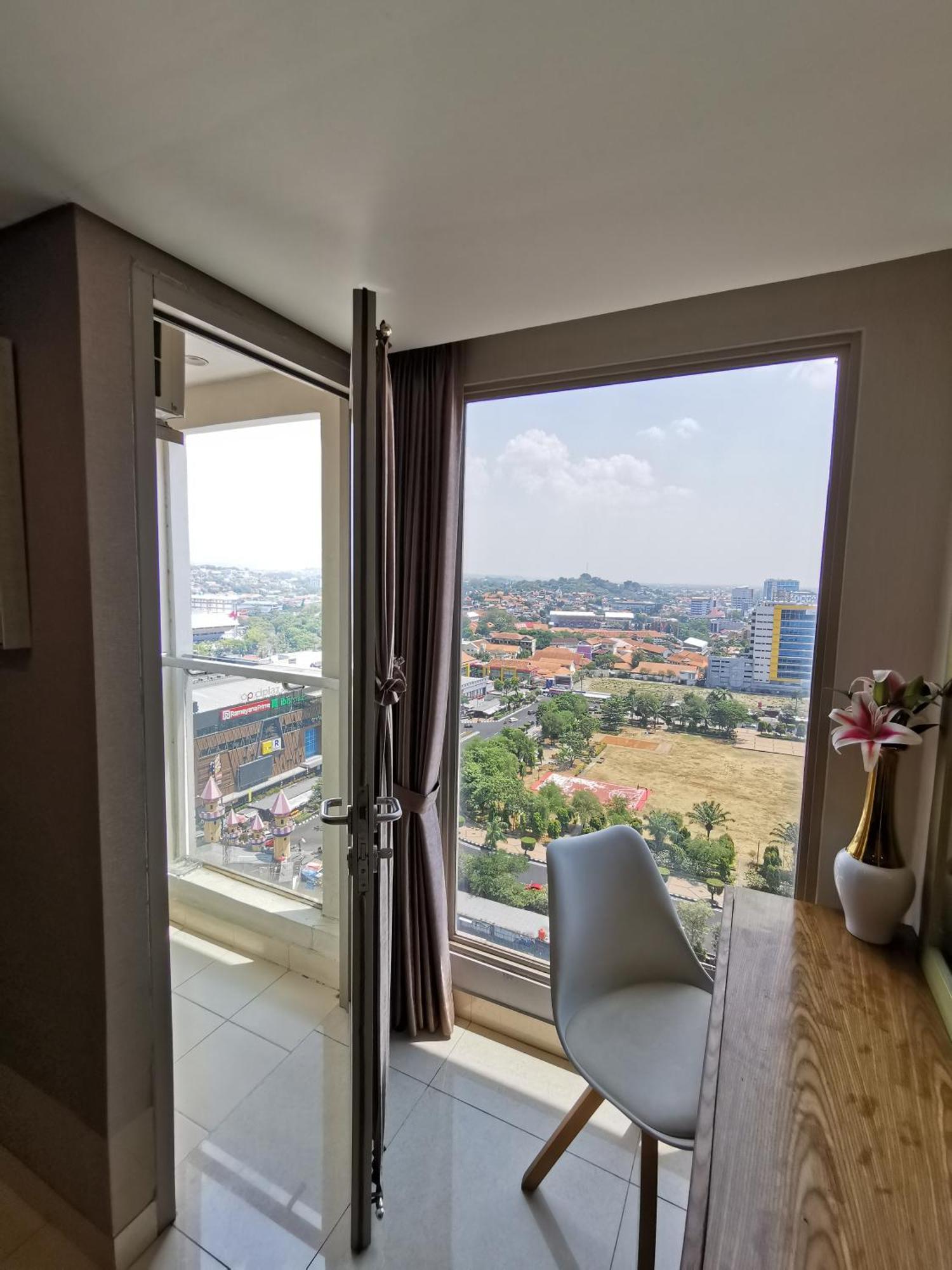 Warhol Residence Semarang Simpang Lima Exterior foto